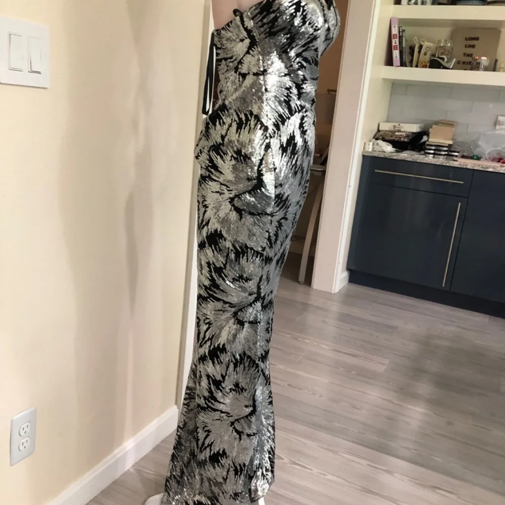 Strapless sequins - Picture 5 of 8